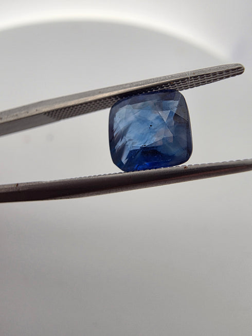 JGSI Certified 2.00Cts Natural Ceylon Blue Sapphire (Heated)