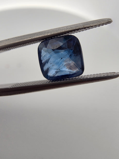 JGSI Certified 2.00Cts Natural Ceylon Blue Sapphire (Heated)