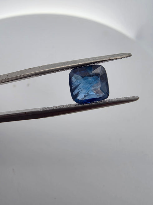 JGSI Certified 2.00Cts Natural Ceylon Blue Sapphire (Heated)